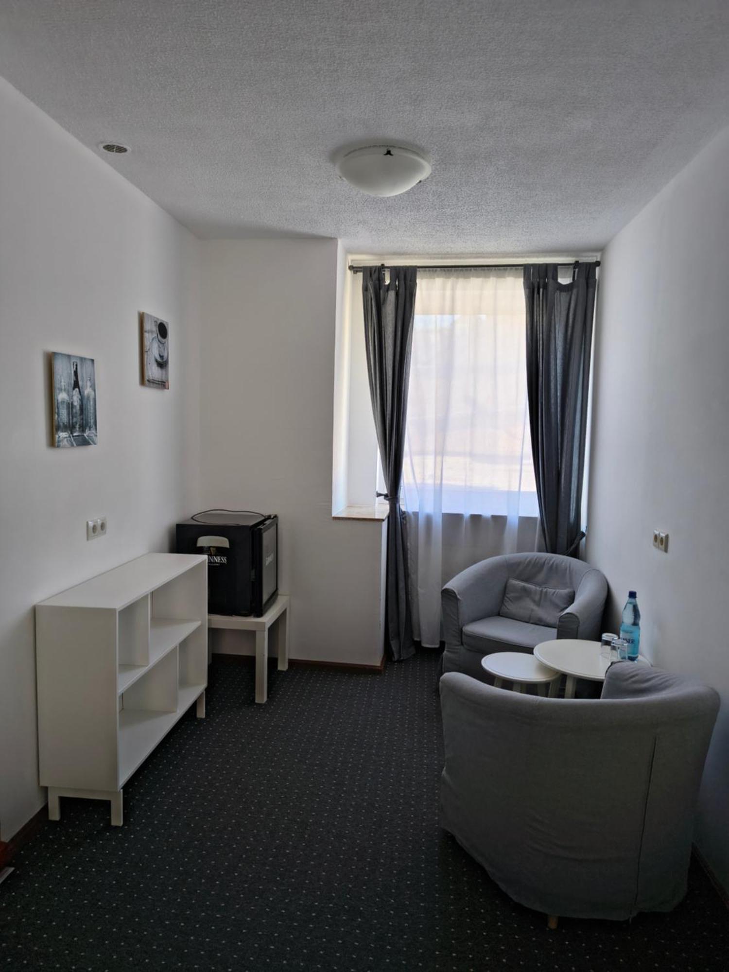 Hotel Restaurant Adria Kroatien Бад Емс Екстериор снимка